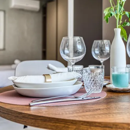 Stylish Heart Of St Julians Sleeps 5