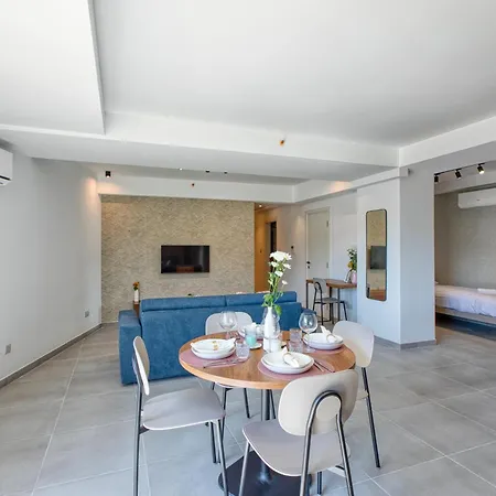 Stylish Heart Of St Julians Sleeps 5 Apartment