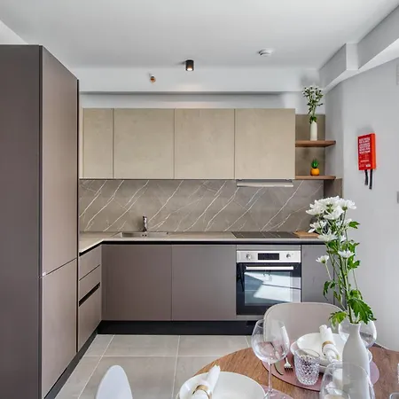 Apartment Stylish Heart Of St Julians Sleeps 5 St. Paul's Bay