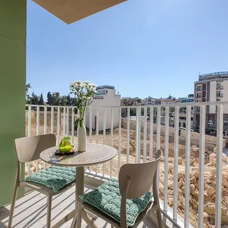 Apartment Stylish Heart Of St Julians Sleeps 5 St. Paul's Bay