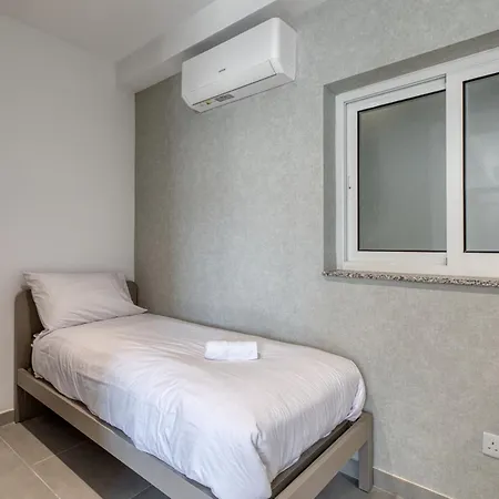Apartment Stylish Heart Of St Julians Sleeps 5 *