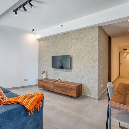 Stylish Heart Of St Julians Sleeps 5 Apartment St. Paul's Bay
